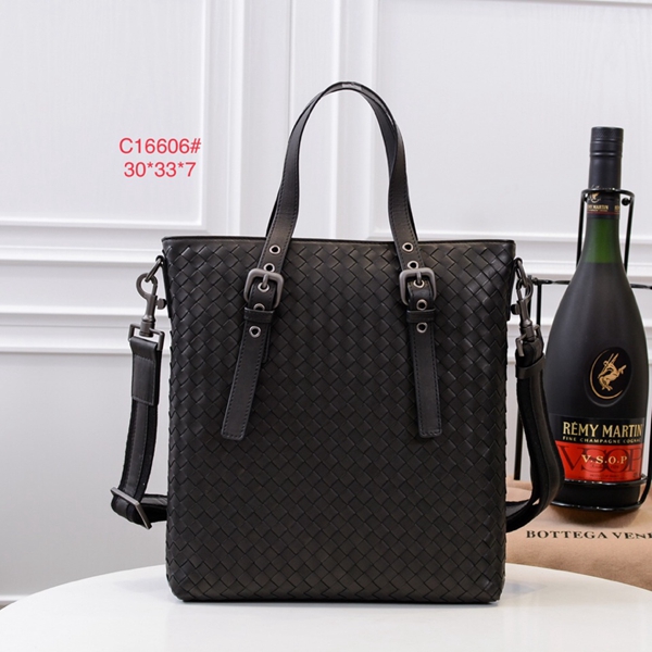 ボッテガヴェネタバッグ正面デザイン